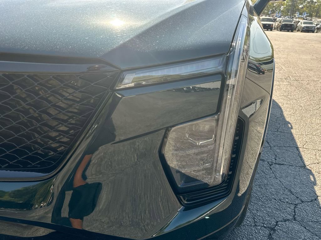 Used 2025 Cadillac XT4 Sport image 10
