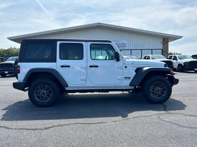 Used 2025 Jeep Wrangler Unlimited Sport AWD/4WD image 12