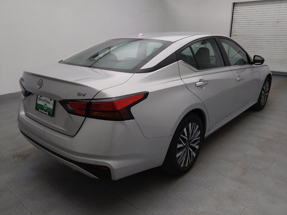 Used 2024 Nissan Altima 2.5 SV image 9