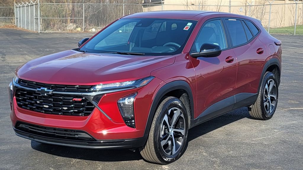 Used 2024 Chevrolet Trax RS w/ Driver Confidence Package image 3