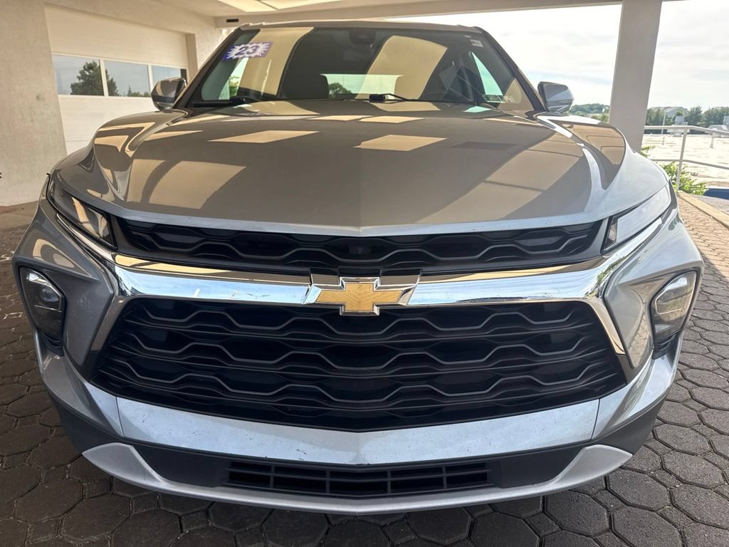Used 2023 Chevrolet Blazer LT w/ Driver Confidence Package AWD/4WD image 2