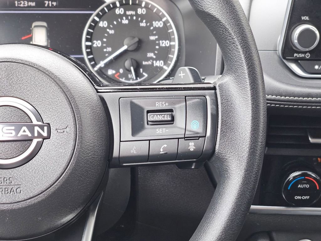 Used 2023 Nissan Rogue SV image 24