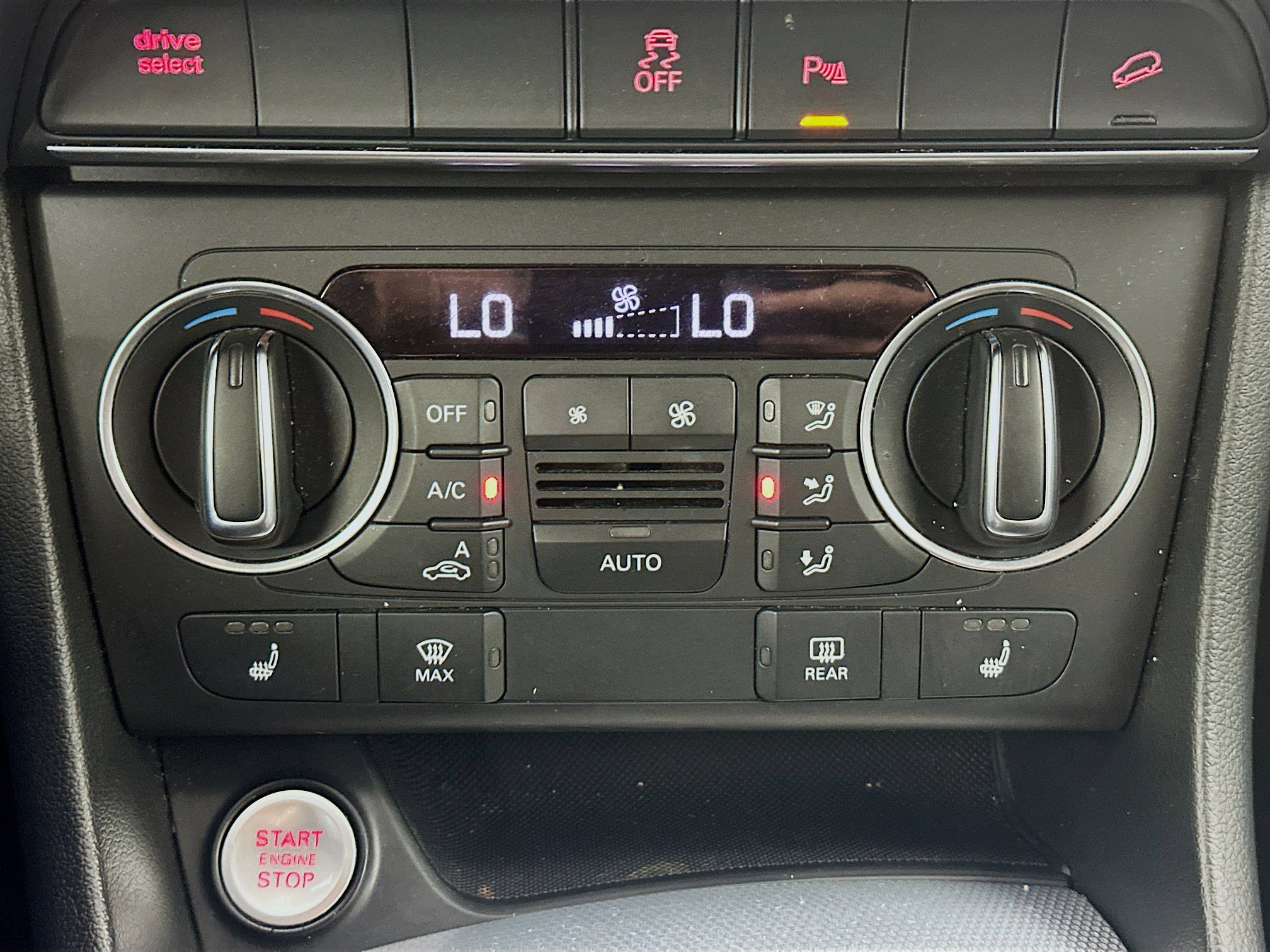 Used 2018 Audi Q3 2.0T Premium Plus w/ Premium Plus Package FWD image 23