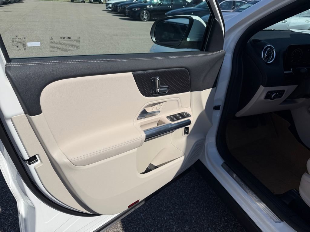 New 2026 Mercedes-Benz GLA 250 image 16