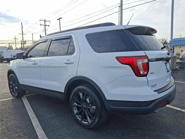 Used 2018 Ford Explorer XLT w/ Equipment Group 202A image 4