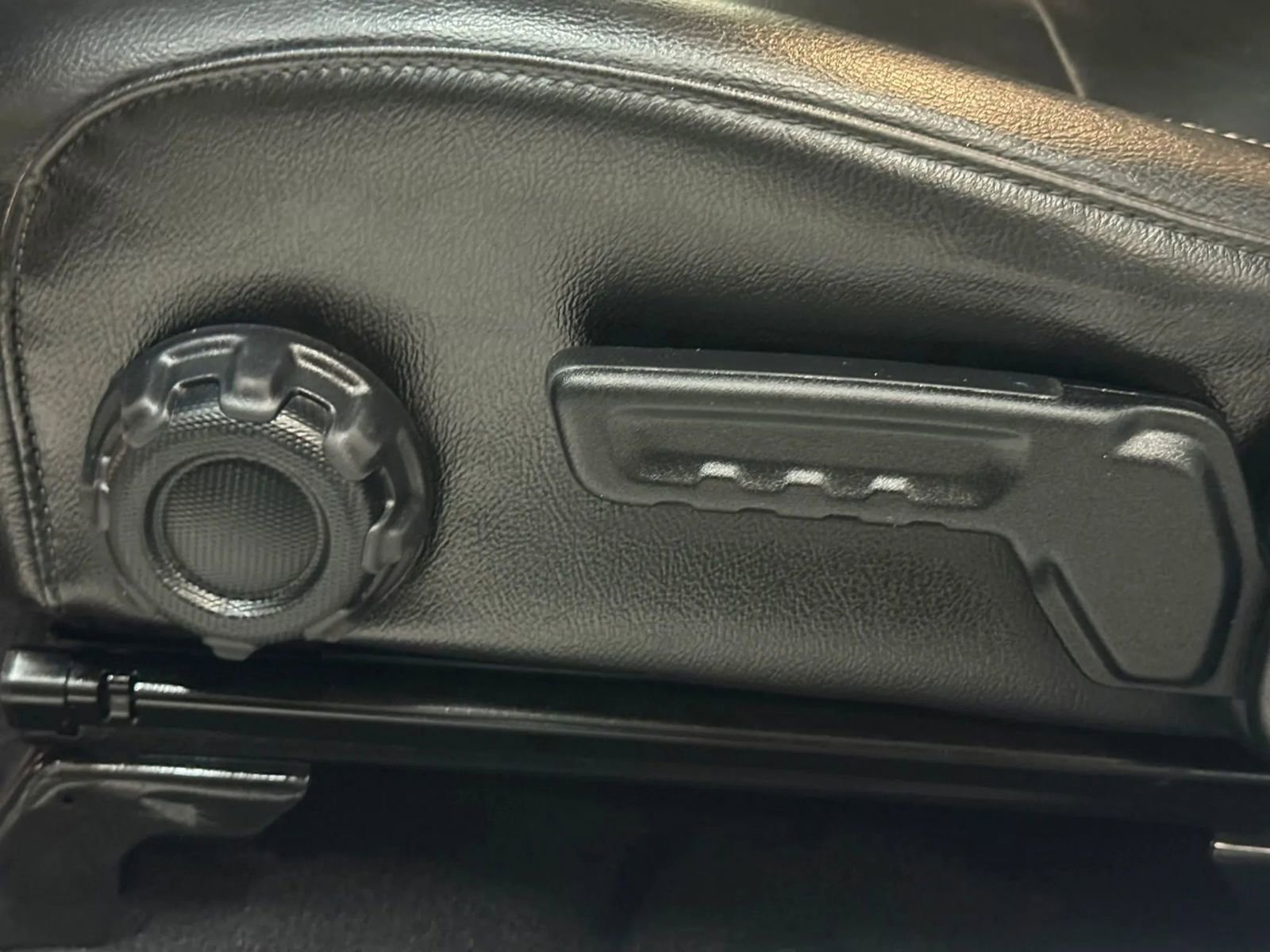 Used 2023 Jeep Wrangler Unlimited Sahara w/ Cold Weather Group image 25