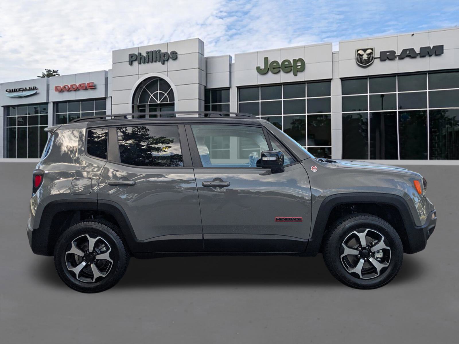 Certified 2022 Jeep Renegade Trailhawk image 2
