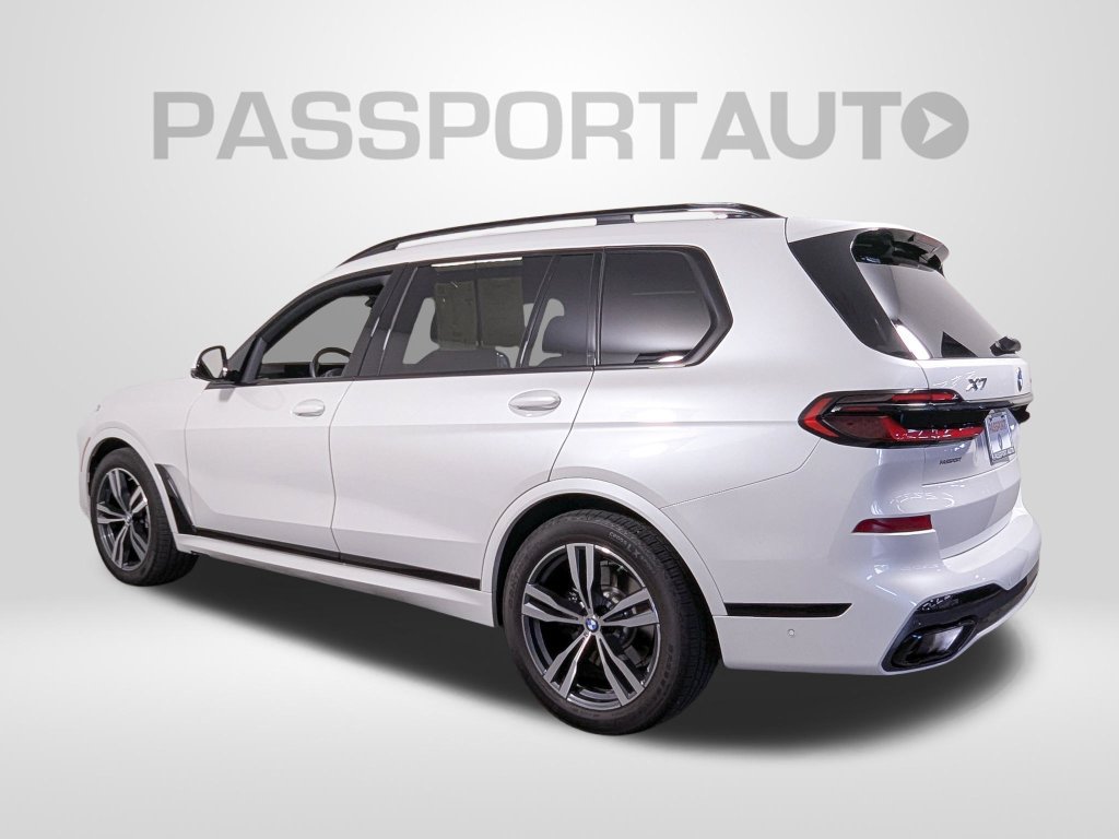 Used 2026 BMW X7 xDrive40i AWD/4WD image 3