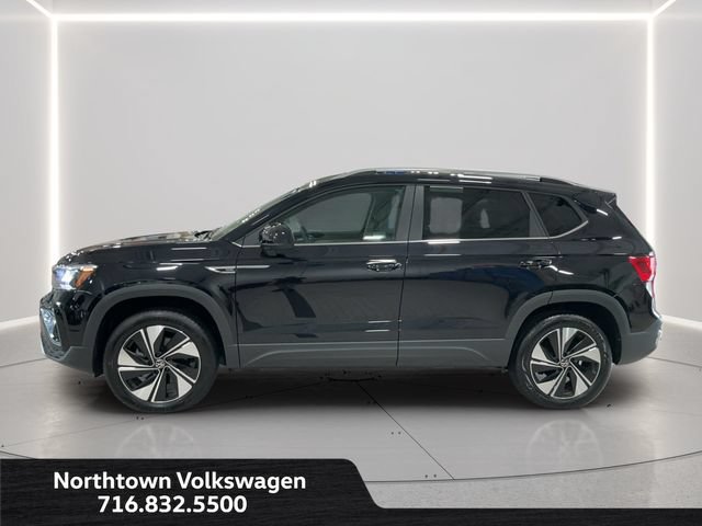 Certified 2023 Volkswagen Taos SE w/ Panoramic Sunroof Package AWD/4WD image 2