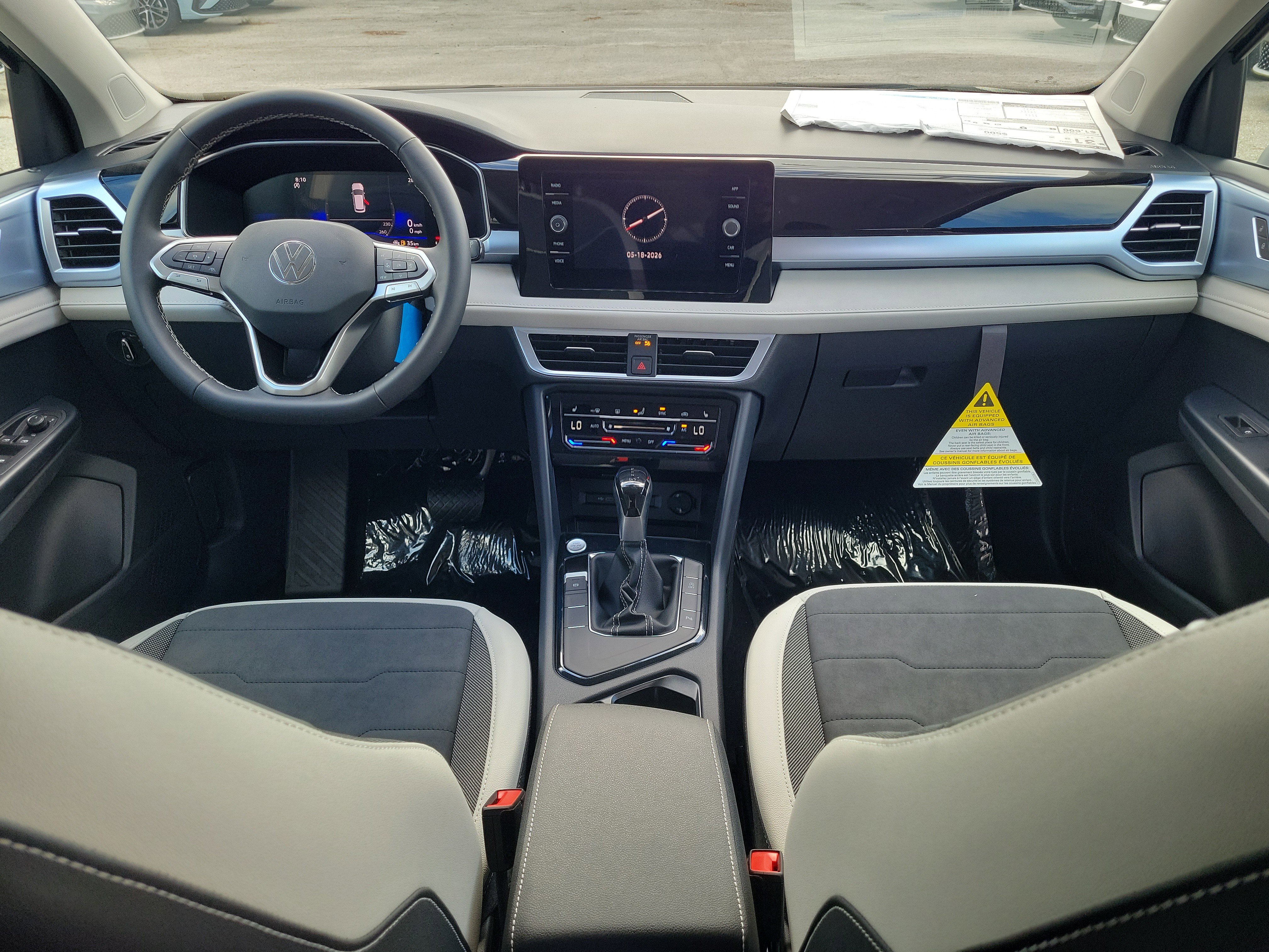 New 2026 Volkswagen Taos SE FWD image 2