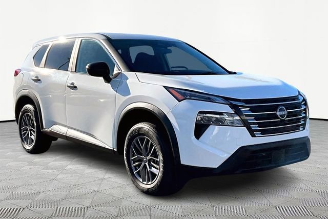 Used 2024 Nissan Rogue S image 1