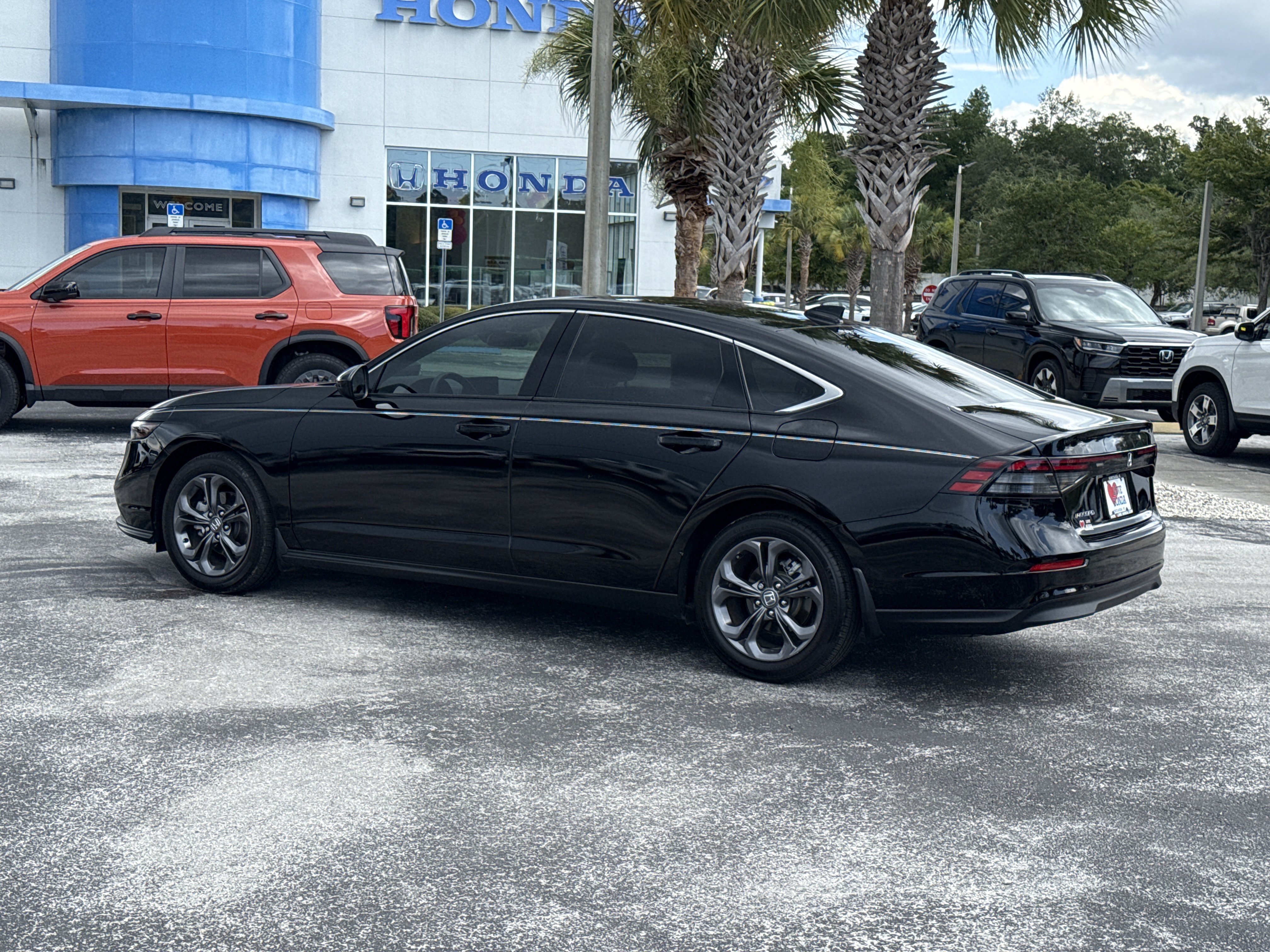 Certified 2023 Honda Accord EX image 10
