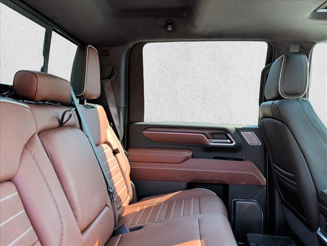 Used 2026 GMC Sierra 2500 Denali Ultimate w/ LPO, Black Badging Package AWD/4WD image 26