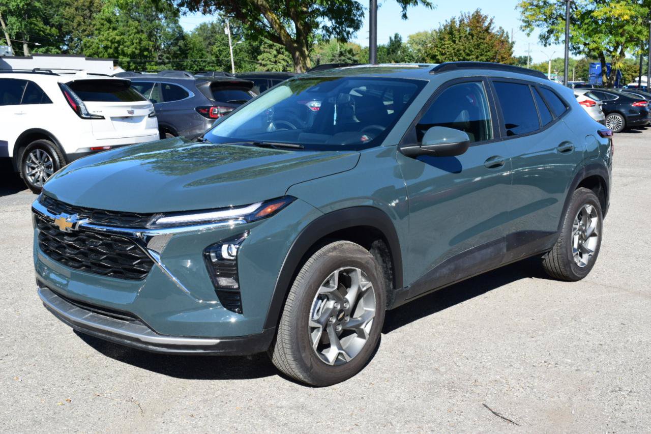 Used 2026 Chevrolet Trax LT w/ LT Convenience Package FWD image 4