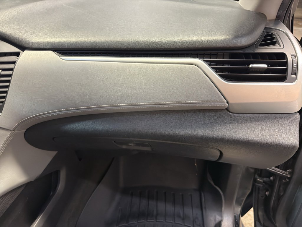 Used 2015 Chevrolet Suburban LT w/ Luxury Package image 23