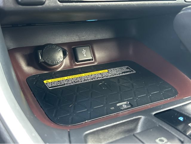 Used 2021 Toyota RAV4 Limited FWD image 10