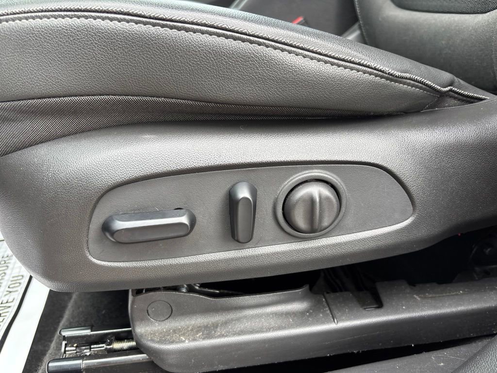 Used 2024 Buick Encore GX Preferred w/ Comfort Package FWD image 23