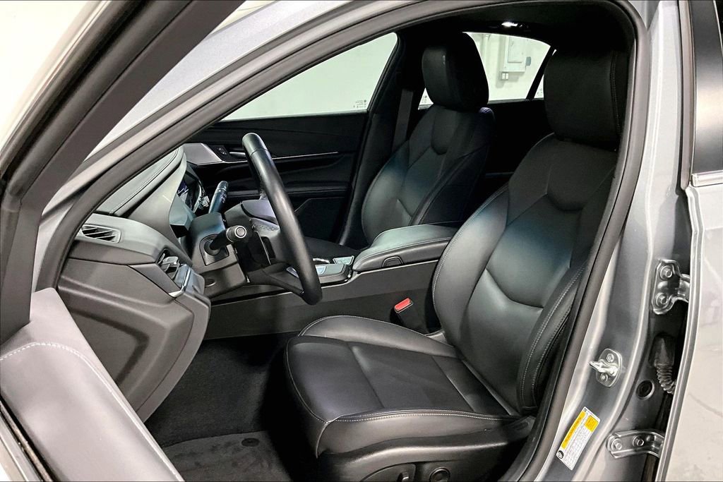 Used 2025 Cadillac CT4 Luxury image 33