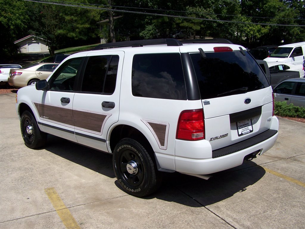 Used 2005 Ford Explorer XLS AWD/4WD image 2