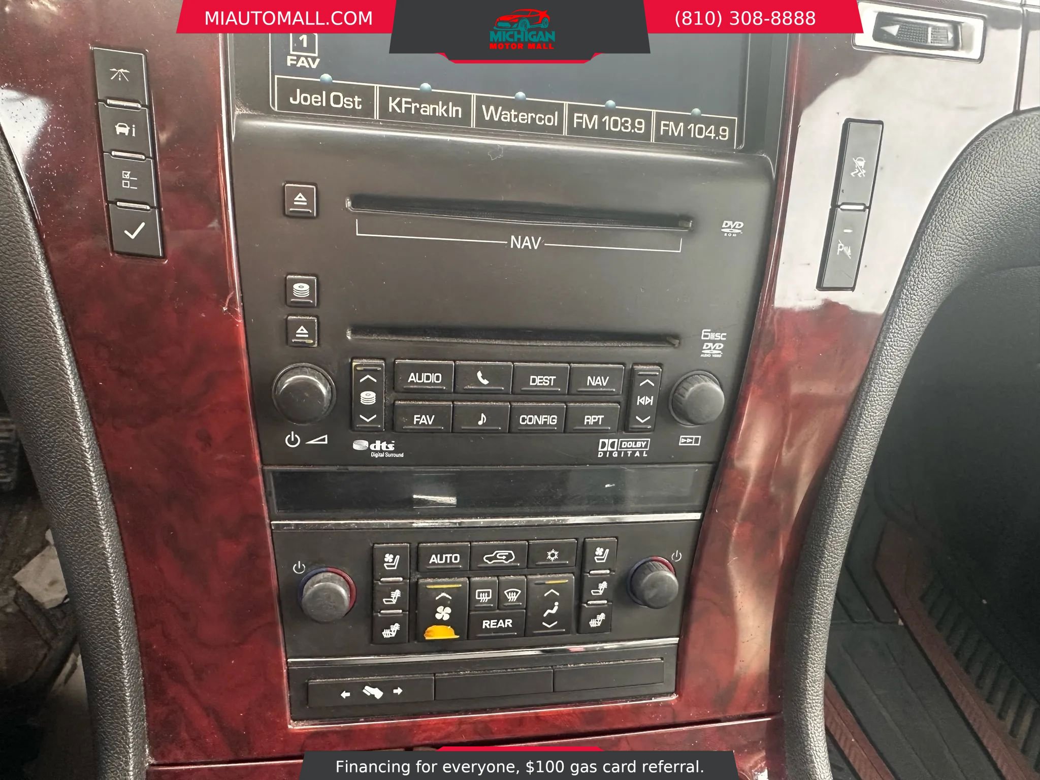 Used 2010 Cadillac Escalade Luxury image 11