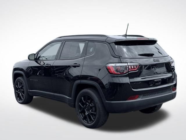 Used 2023 Jeep Compass Latitude w/ Convenience Group AWD/4WD image 9
