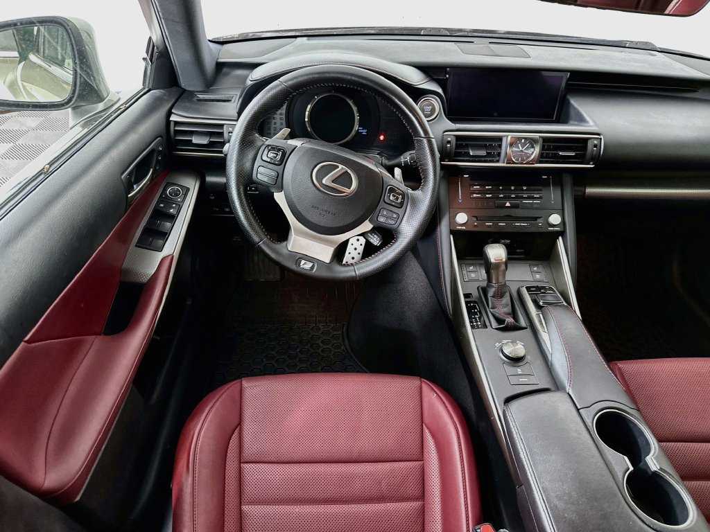 Used 2018 Lexus IS 350 AWD image 31