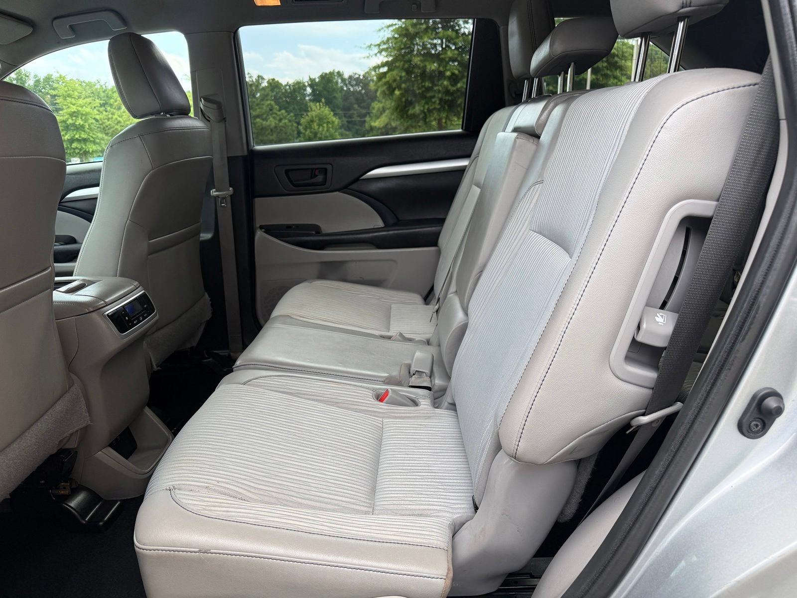 Used 2019 Toyota Highlander Plus w/ Protection Package #3 AWD/4WD image 36