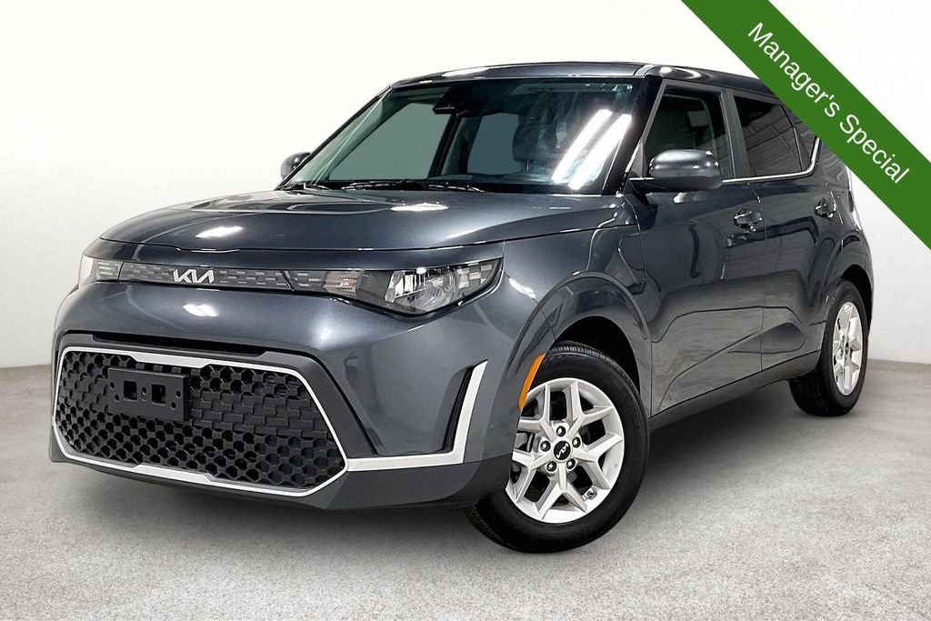 Used 2025 Kia Soul LX FWD image 14