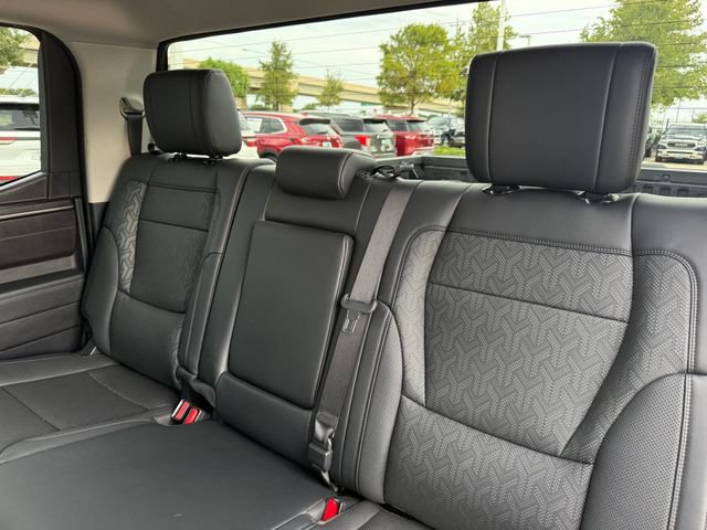 Used 2022 Toyota Tundra SR5 w/ SR5 Premium Package AWD/4WD image 31