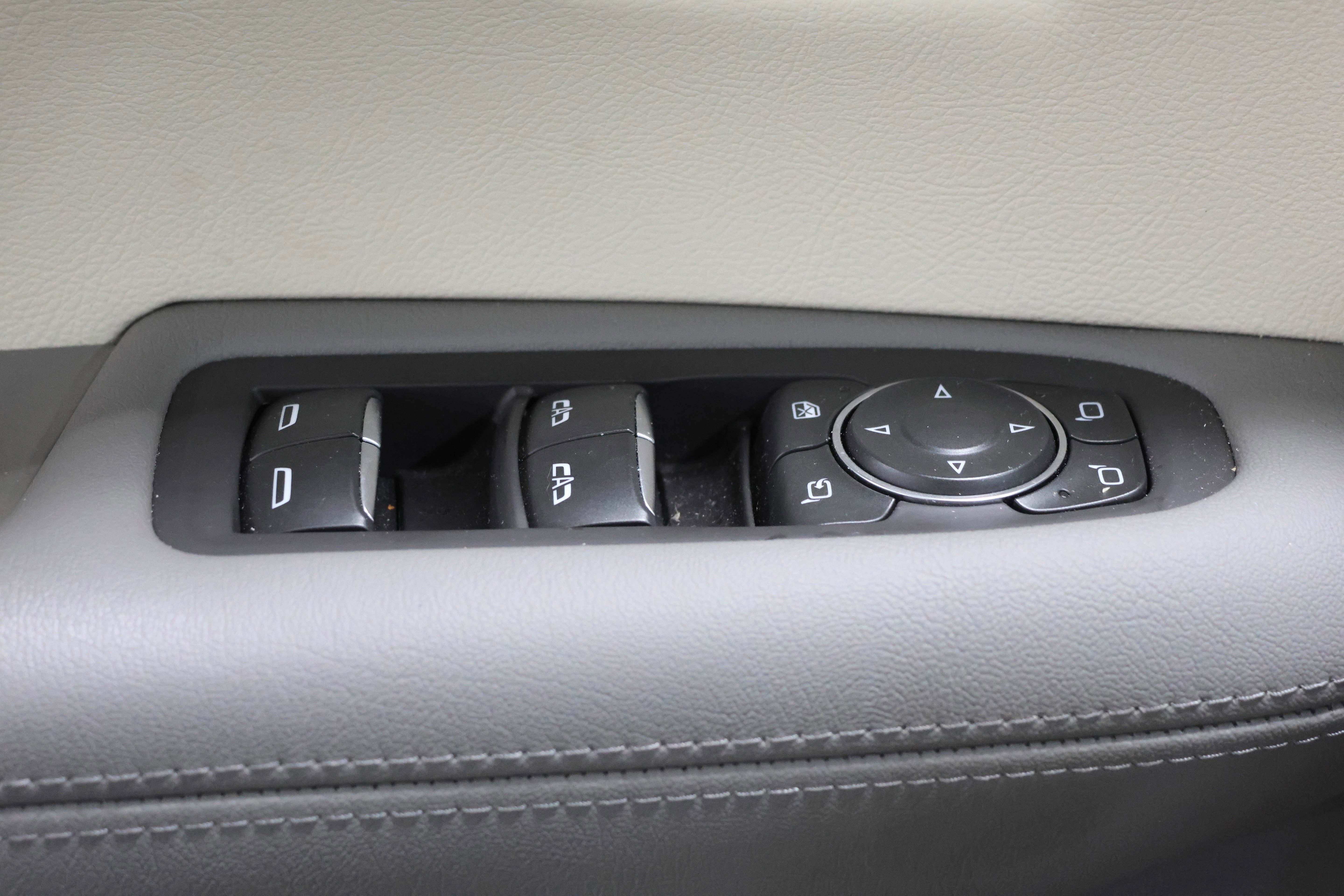 Used 2020 Cadillac XT5 Premium Luxury image 14