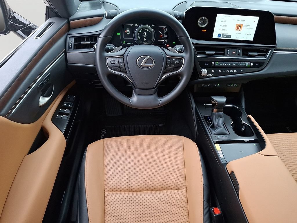 Certified 2025 Lexus ES 300h w/ Premium Package FWD image 13