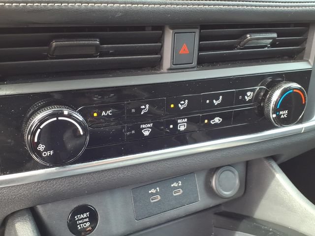 Used 2024 Nissan Rogue S AWD/4WD image 19