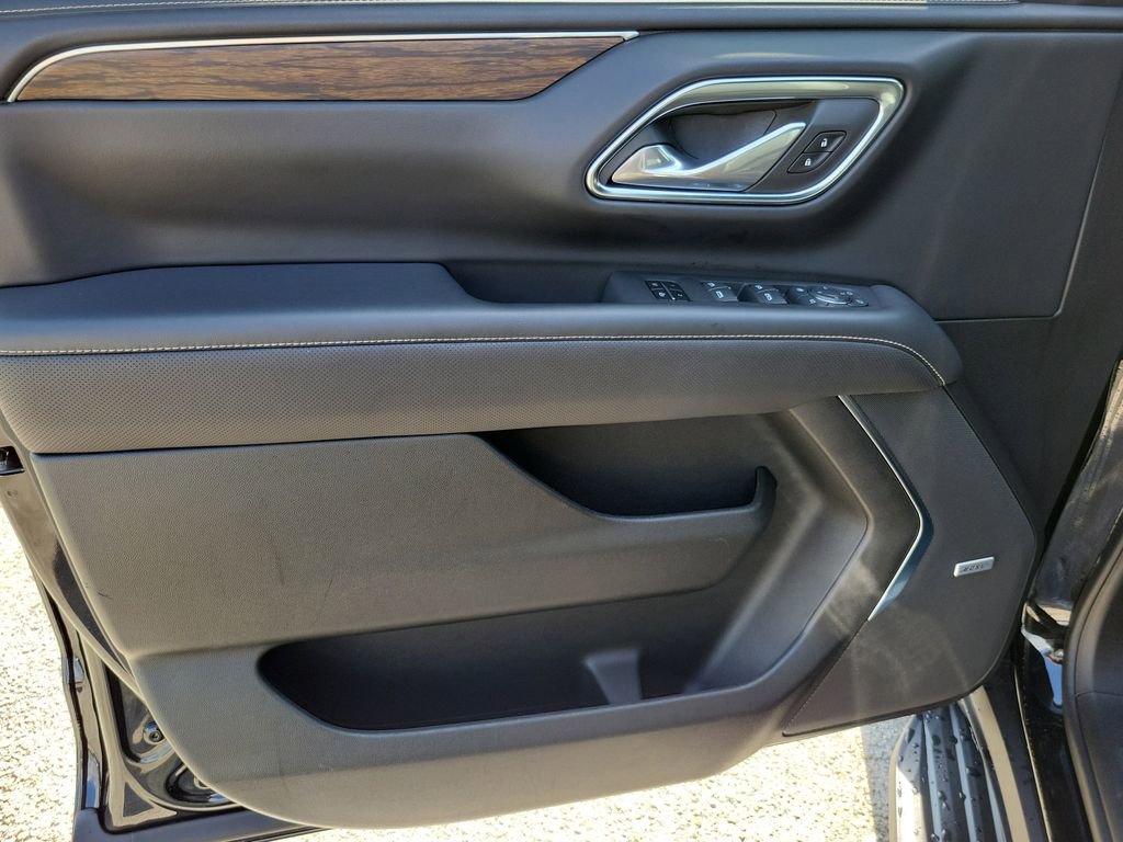 Used 2023 Chevrolet Suburban Premier w/ Advanced Technology Package image 19
