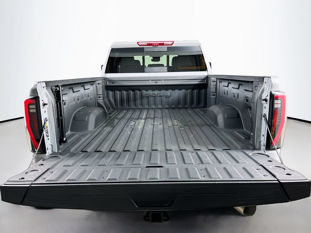 Used 2024 GMC Sierra 2500 AT4 w/ Technology Package AWD/4WD image 10