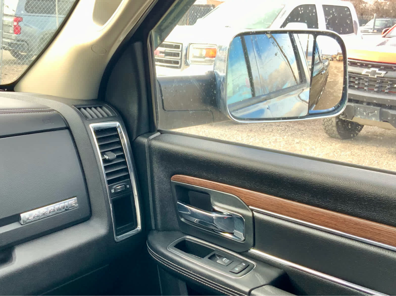 Used 2018 RAM 1500 Laramie image 35