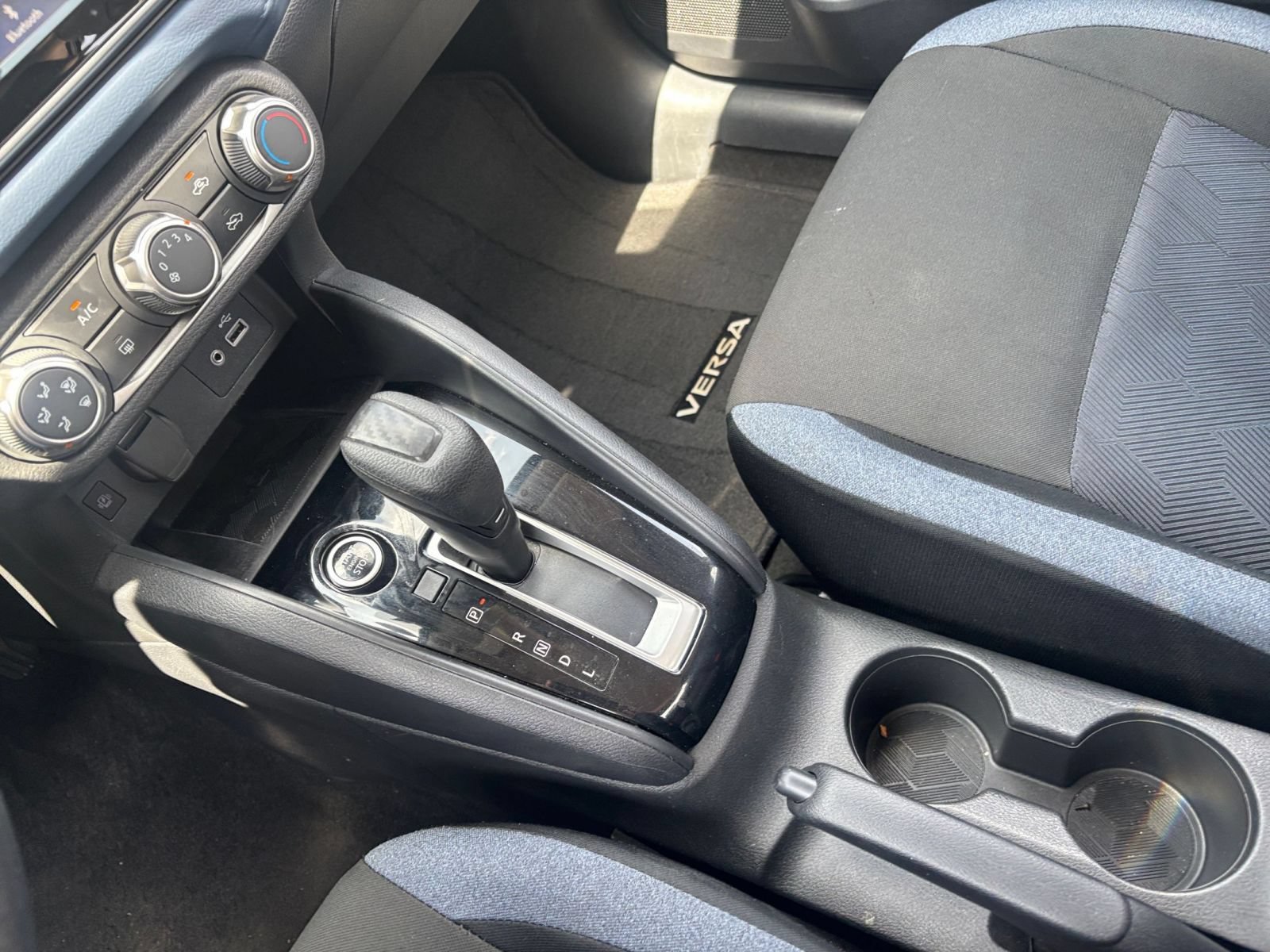 Used 2025 Nissan Versa SV FWD image 38