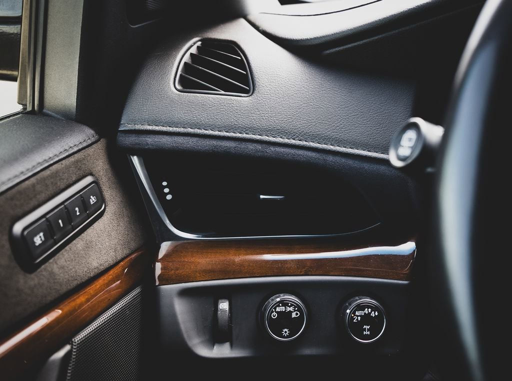 Used 2018 Cadillac Escalade ESV 4WD image 13