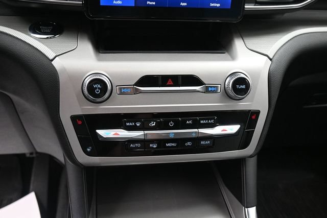 Used 2023 Ford Explorer XLT w/ Equipment Group 202A AWD/4WD image 20