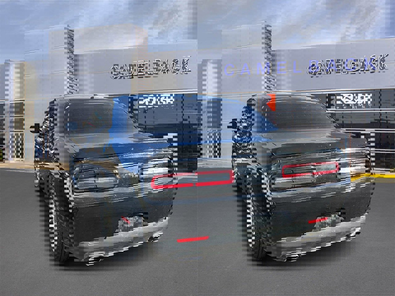 Used 2023 Dodge Challenger SXT image 5