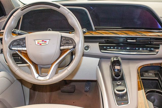 Used 2023 Cadillac Escalade ESV Premium Luxury Platinum w/ LPO, Radiant Package image 18