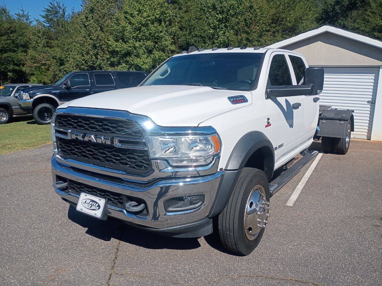 Used 2020 RAM 5500 Tradesman w/ Chrome Appearance Group AWD/4WD image 18