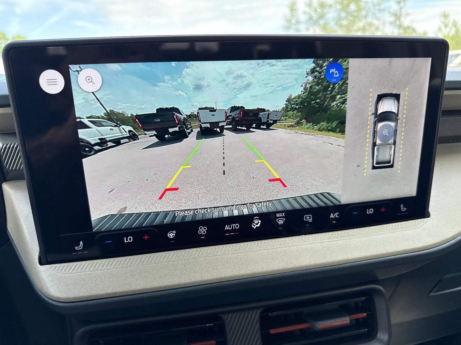 New 2025 Ford Maverick Lariat w/ 4K Tow Package image 24