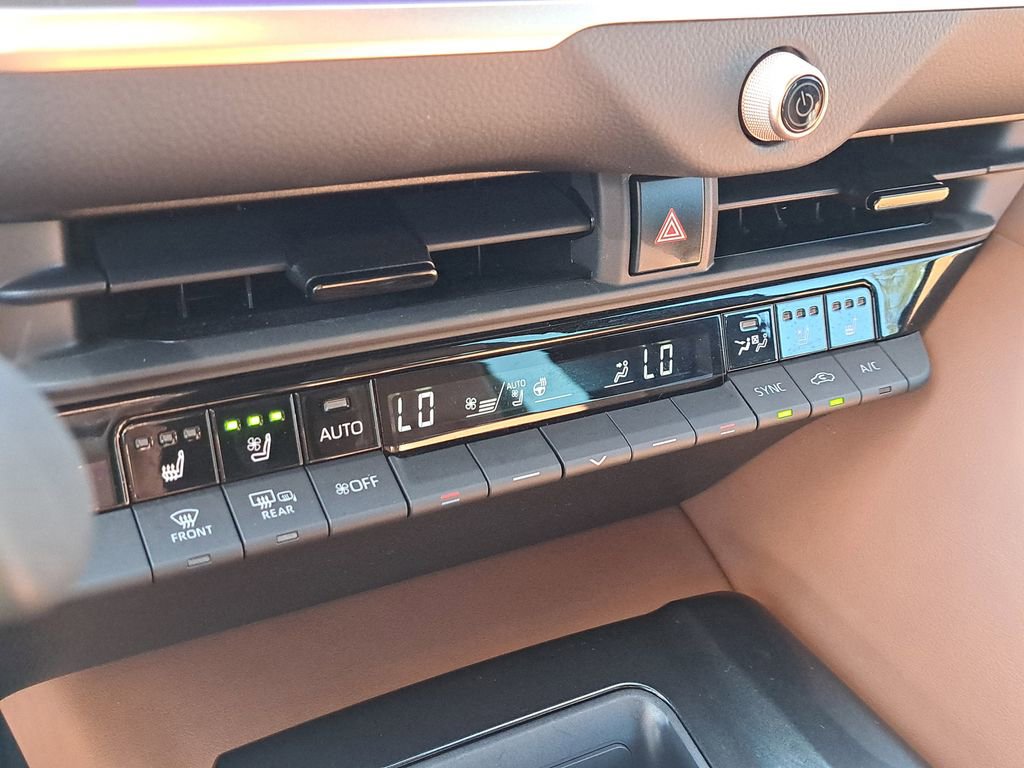 Certified 2025 Toyota Crown Signia Limited image 24