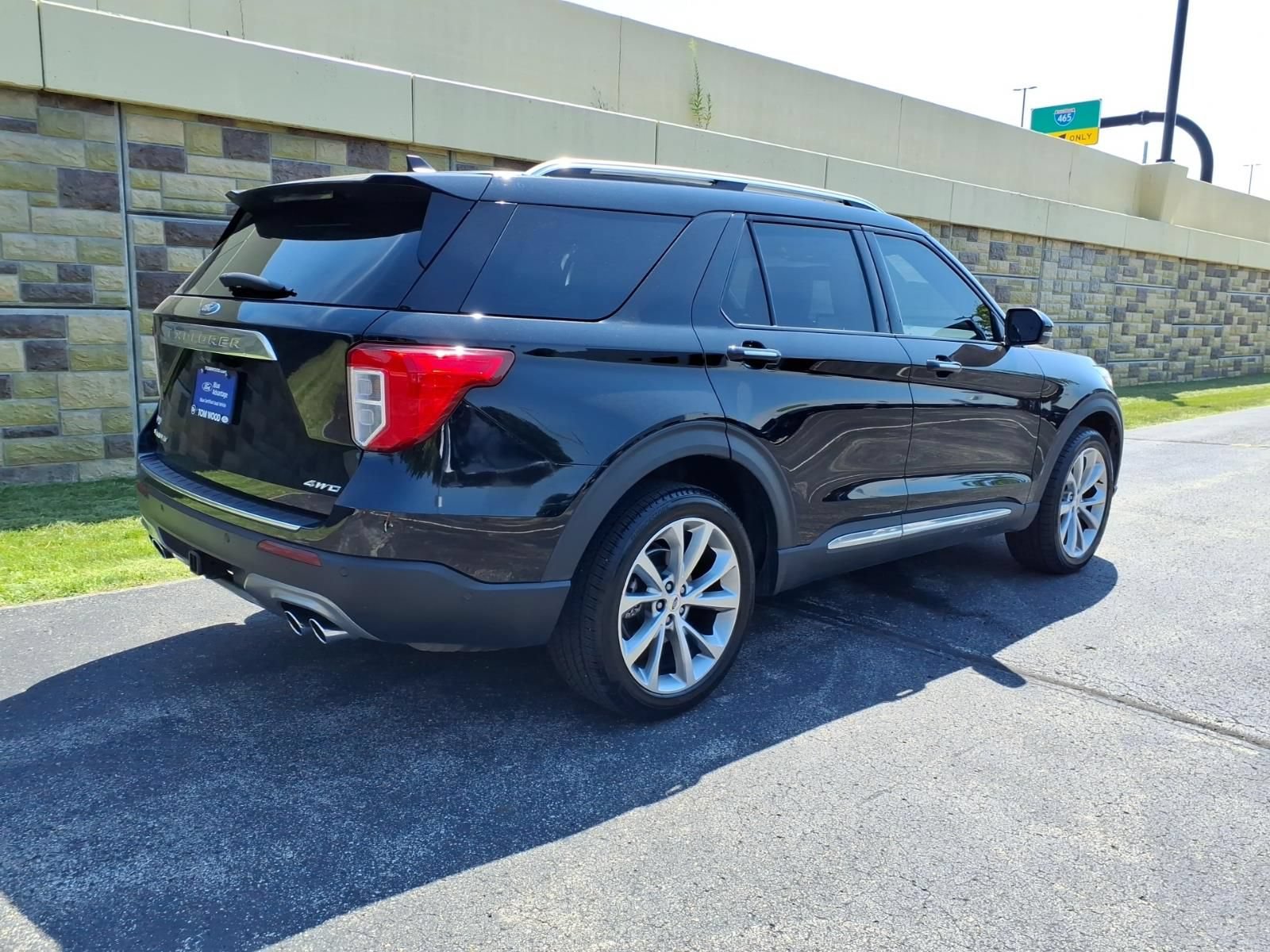 Used 2021 Ford Explorer Platinum w/ Equipment Group 601A AWD/4WD image 11