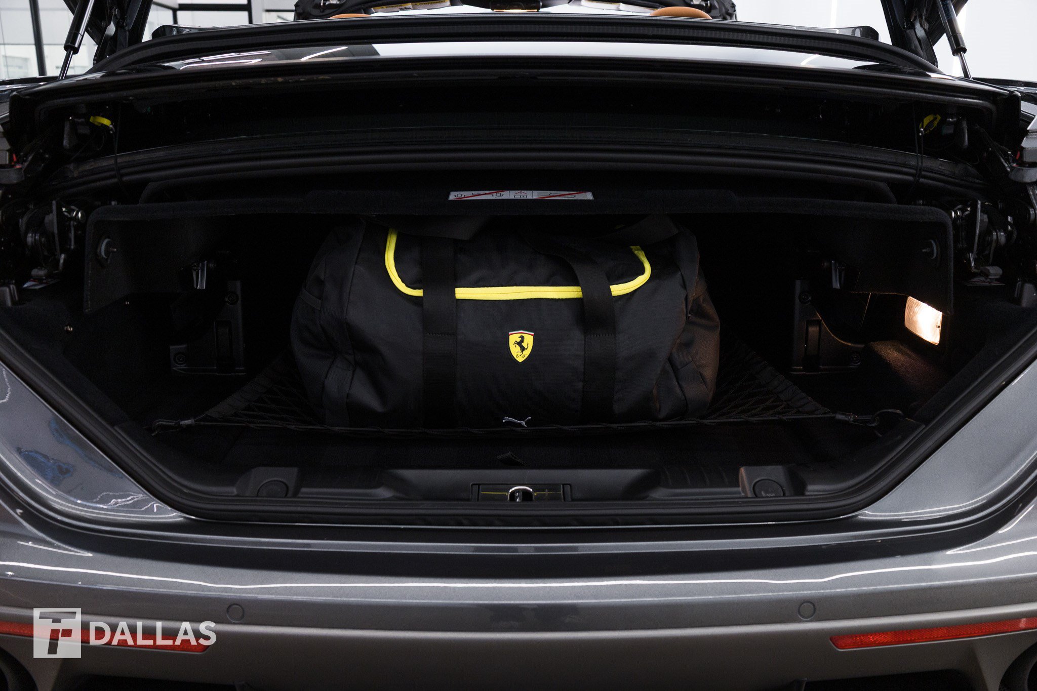 Used 2017 Ferrari California T RWD image 17