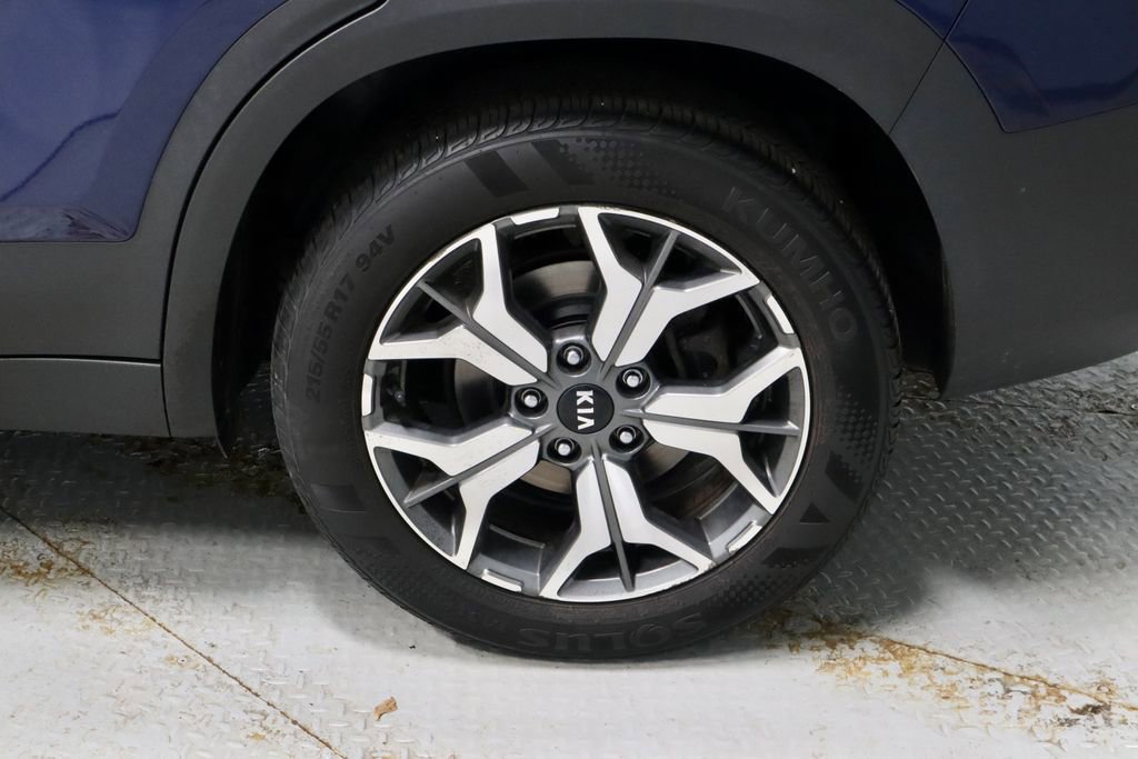 Used 2021 Kia Seltos EX image 18