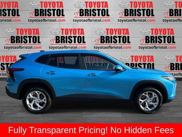 Used 2026 Chevrolet Trax LS w/ LS Convenience Package FWD image 2