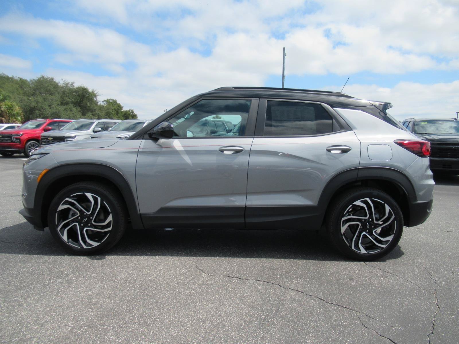 New 2026 Chevrolet TrailBlazer RS w/ Convenience Package FWD image 2
