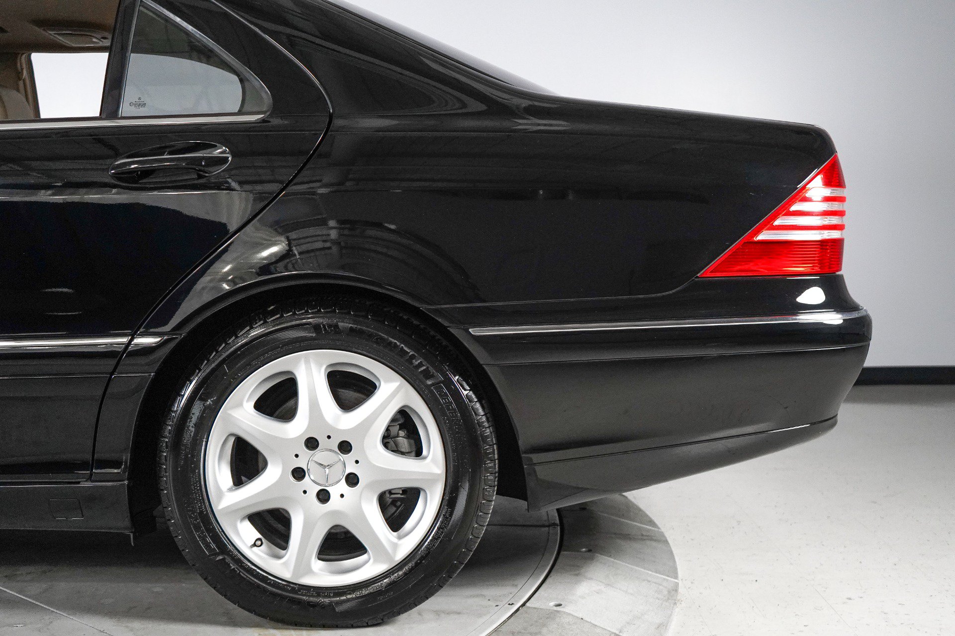 Used 2003 Mercedes-Benz S 500 4MATIC image 9