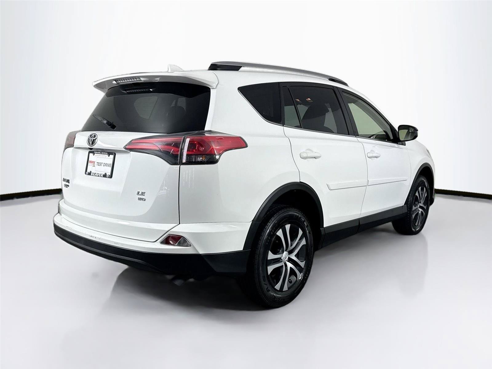 Used 2018 Toyota RAV4 LE w/ All Weather Liner Package AWD/4WD video 2